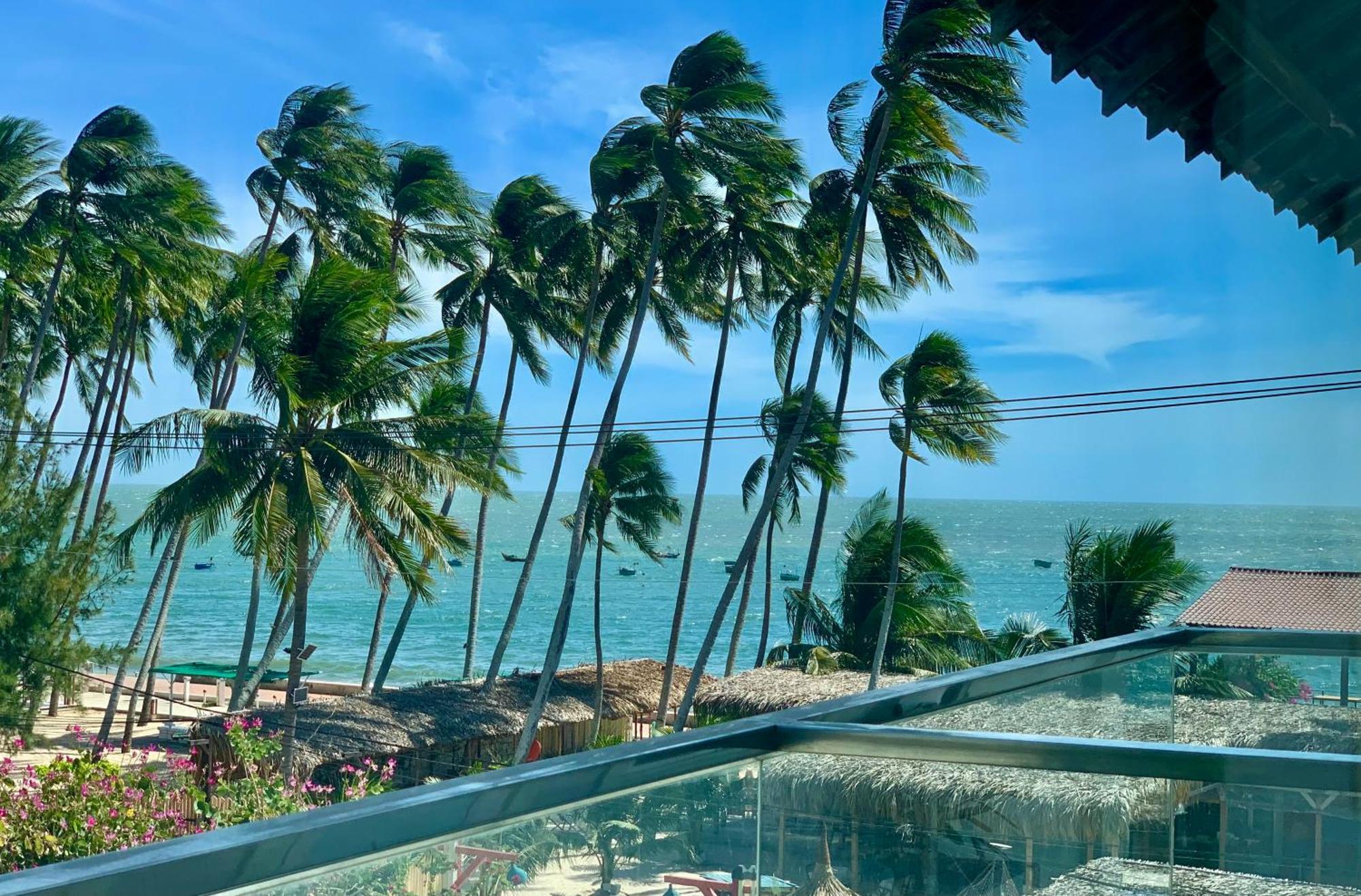 A L Y S S A Seaside Muine Hotel Mui Ne Exterior photo